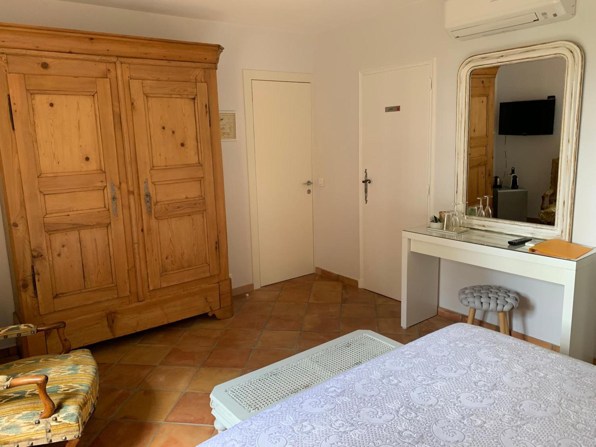 La Perasceda Bed & Breakfast Spéracèdes Bagian luar foto