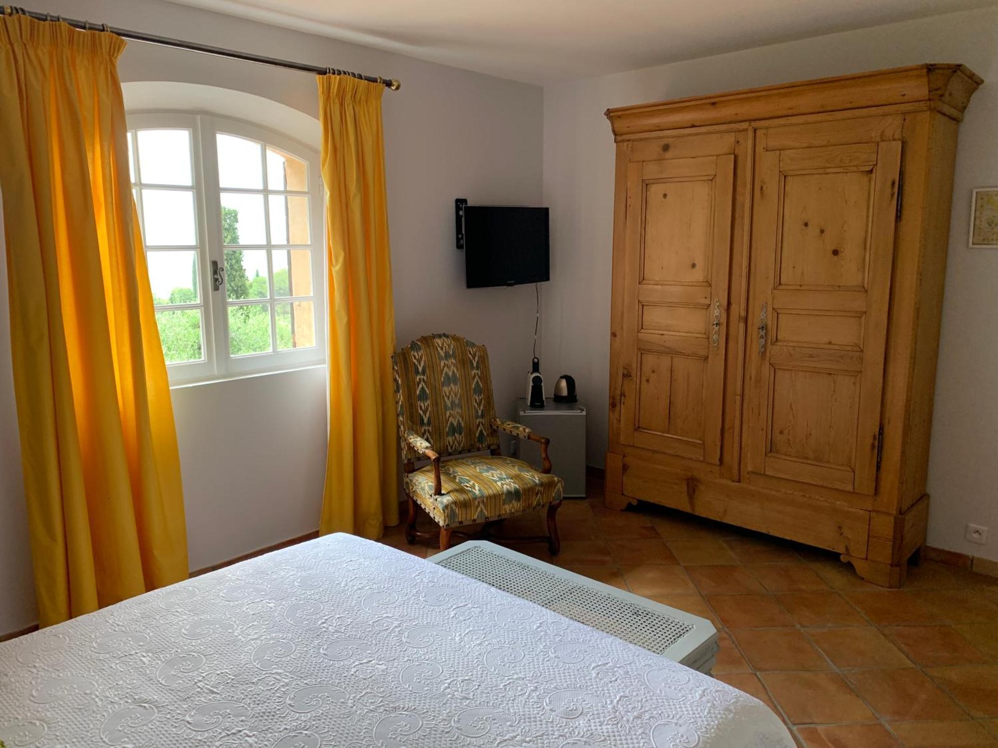 La Perasceda Bed & Breakfast Spéracèdes Bagian luar foto